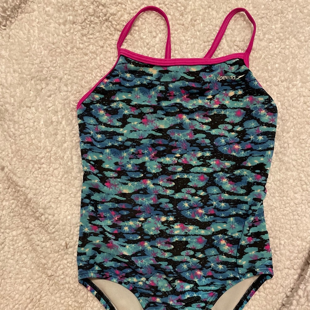 Girls speedo swimsuit
